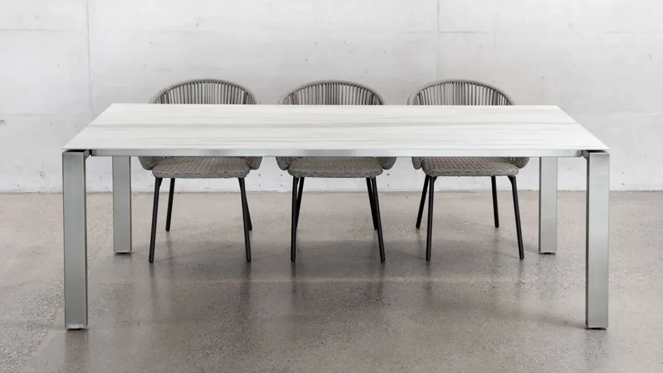 Horizonte Tisch – Design-Esstisch für Outdoor und Gastronomie von H. Hasler AG
